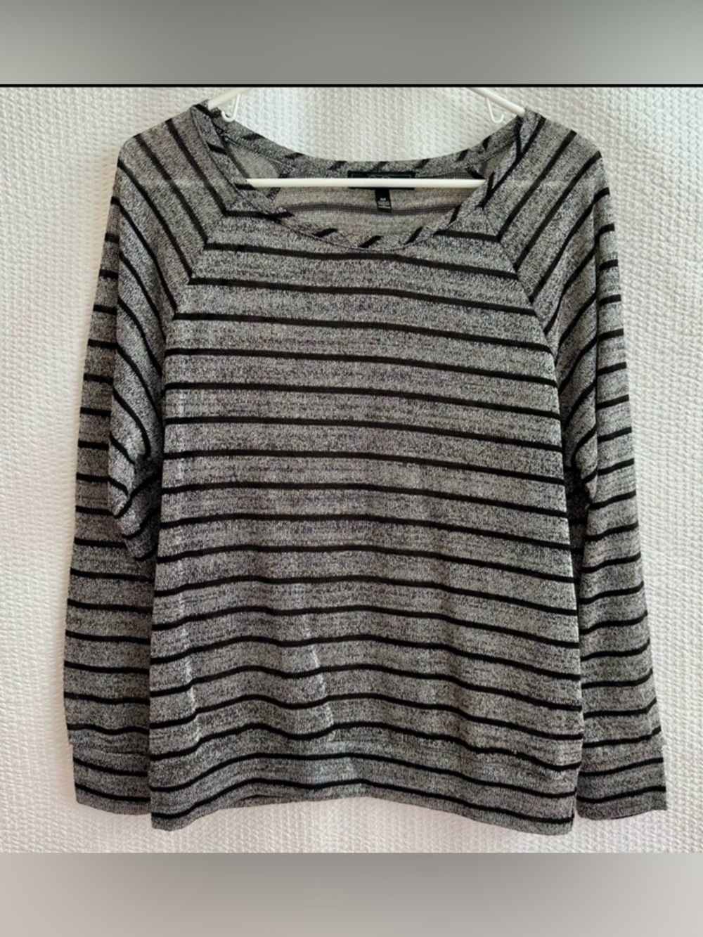 JESSICA SIMPSON Black Silver Metallic Striped Sweater Long Sleeve Size Medium